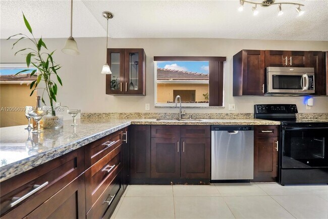 Building Photo - 14530 SW 156th Ave