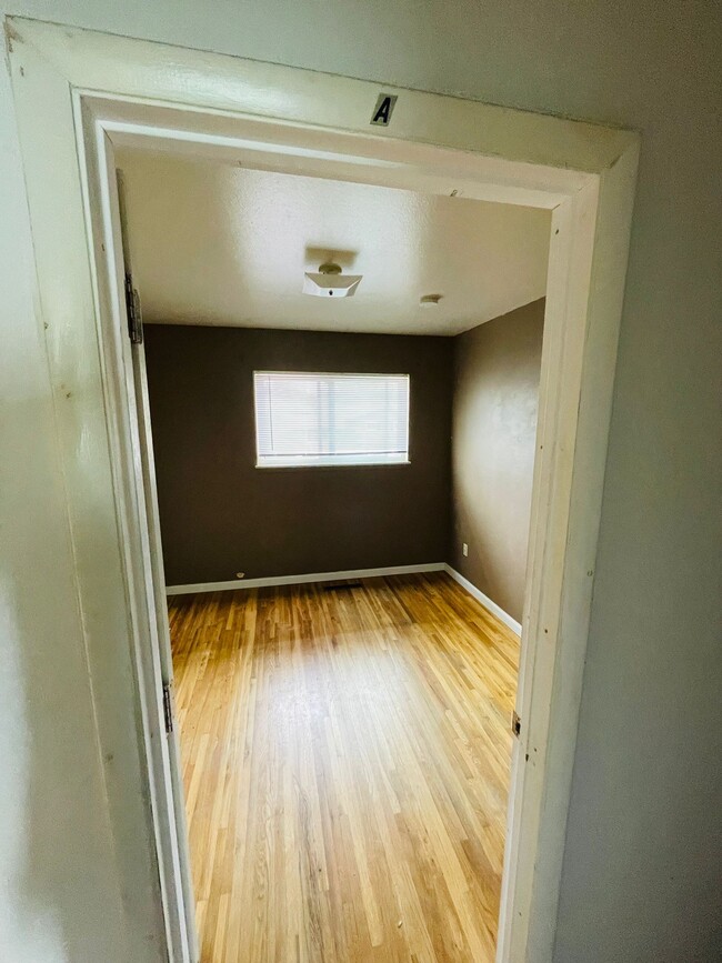 Building Photo - 2619 Weir Ave