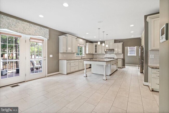Building Photo - 4561 Rona Pl
