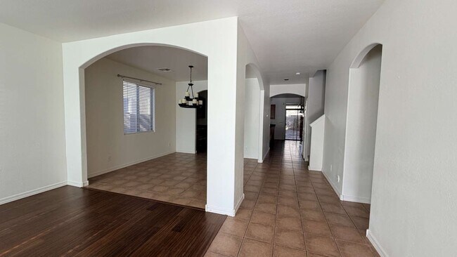 Building Photo - 43658 Caven Dr