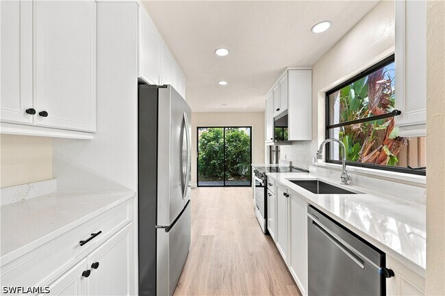 Building Photo - 857 Reef Point Cir