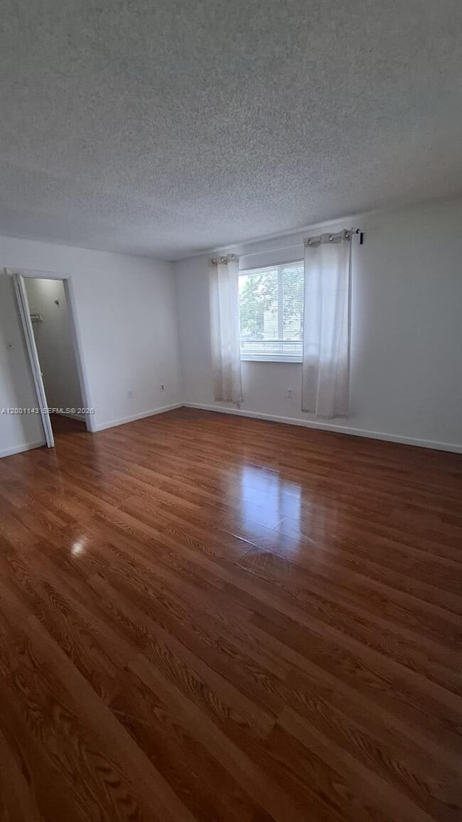 Building Photo - 6950 Miami Gardens Dr