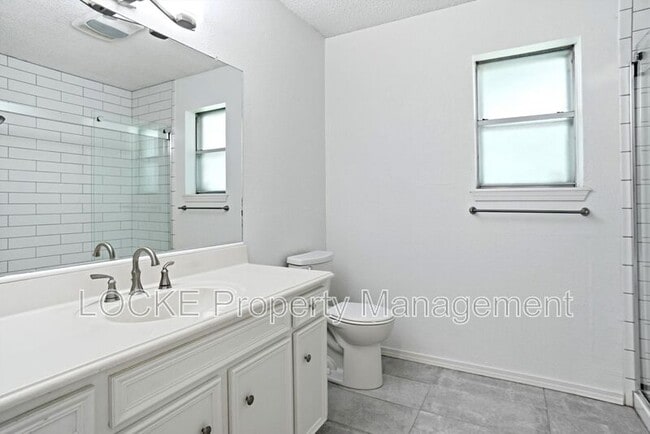 Building Photo - 4917 Ledgestone Dr