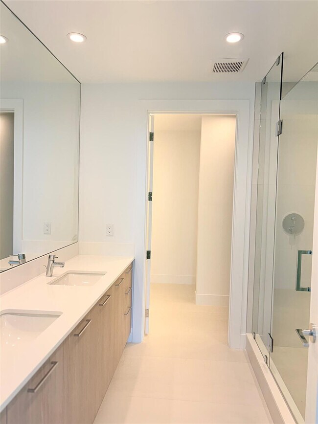 Building Photo - 151 N Seabreeze Blvd