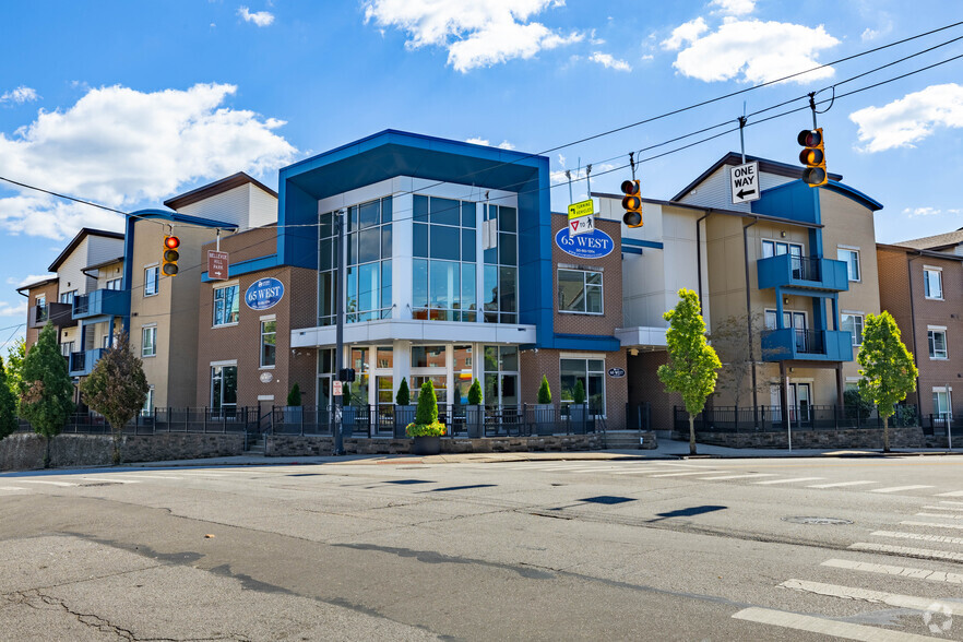 Primary Photo - 65 West Apartments