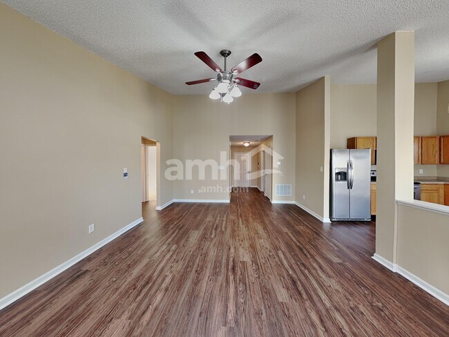 Building Photo - 1438 Dowell St