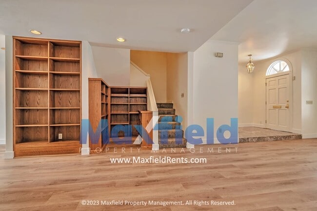 Building Photo - Avenues - 3 Bedroom 3 Bath Townhome with amazing southern views