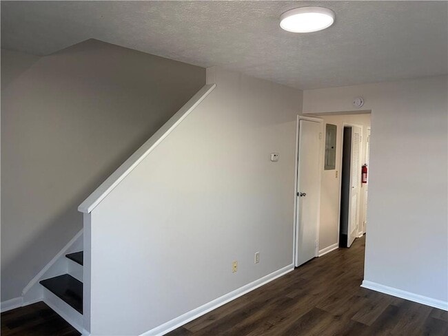 Building Photo - 3 Eastview Cir