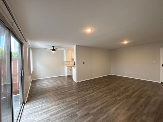 Interior Photo - 616 North Sweetzer Avenue