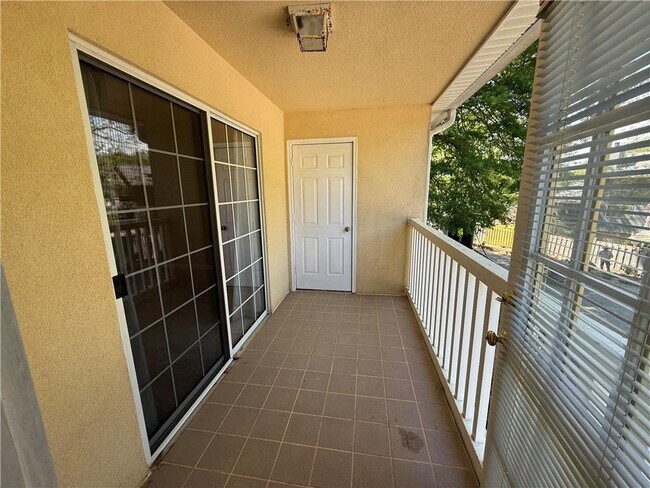 Building Photo - 1001 Holly Dr