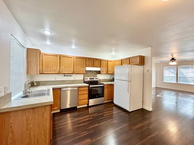 Building Photo - 8990 W Cory Ln