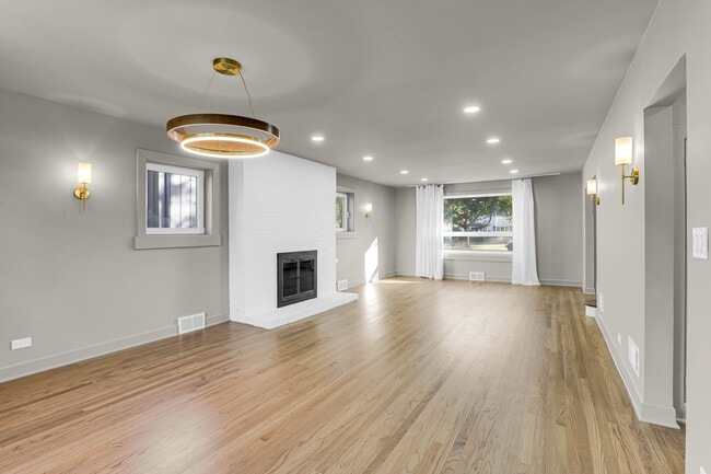 Building Photo - 351 Jefferson Ave