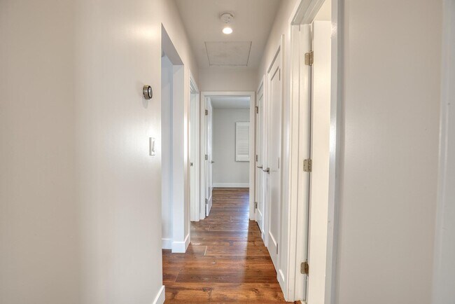 Building Photo - 1628 Thomas Ave