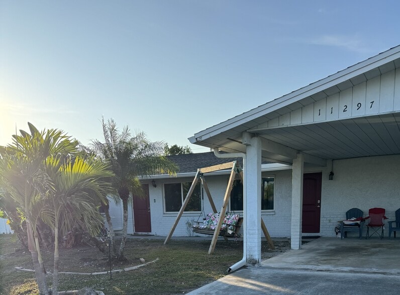 Street view-Carport - 11297 Summerwinds Ct