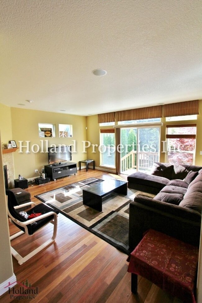 Building Photo - 5502 NE Lagos Ct