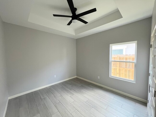 Building Photo - 1862 Castillo St