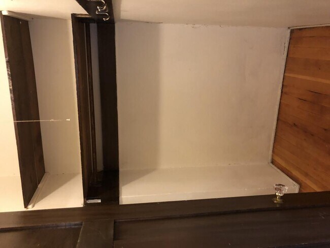 Building Photo - Porter Apartments - Room for rent