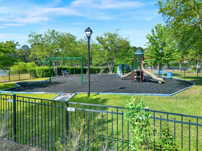 Building Photo - 86 Crystal Lake Dr