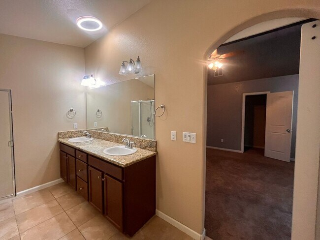 Building Photo - 2307 Tahoe Ave