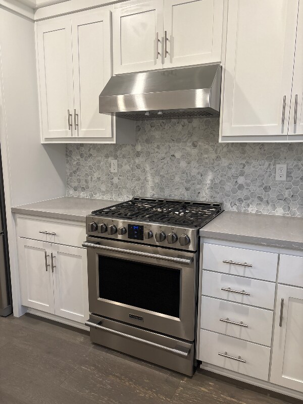 Building Photo - 392 Line St