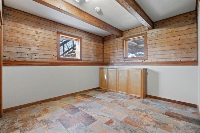 Building Photo - 180 Bradley Ln