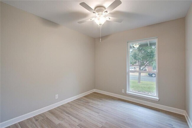 Building Photo - 8808 Clarewood Dr
