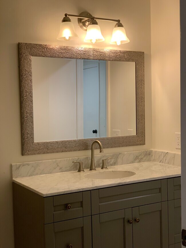 Building Photo - 524 Warm Springs Cir