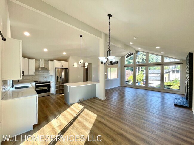 Building Photo - 4 br, 3 bath House - 12903 NE 76th St