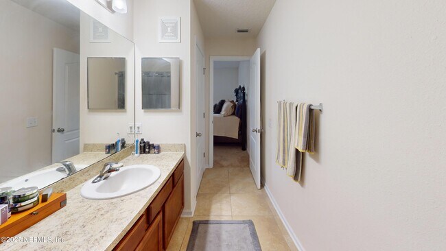 Building Photo - 218 Larkin Pl