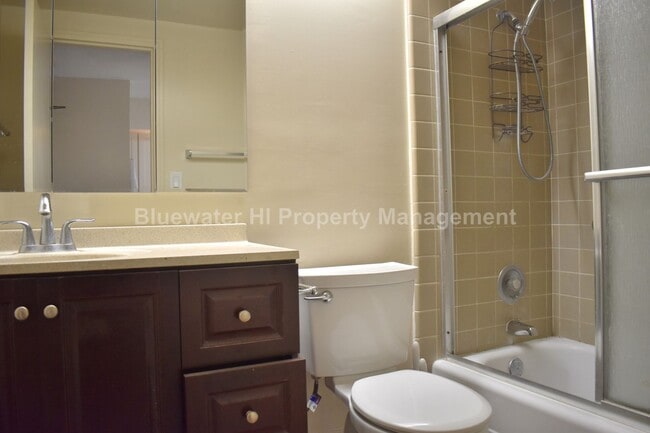 Building Photo - Marco Polo - Studio w/ newer kitchen, 1 re...