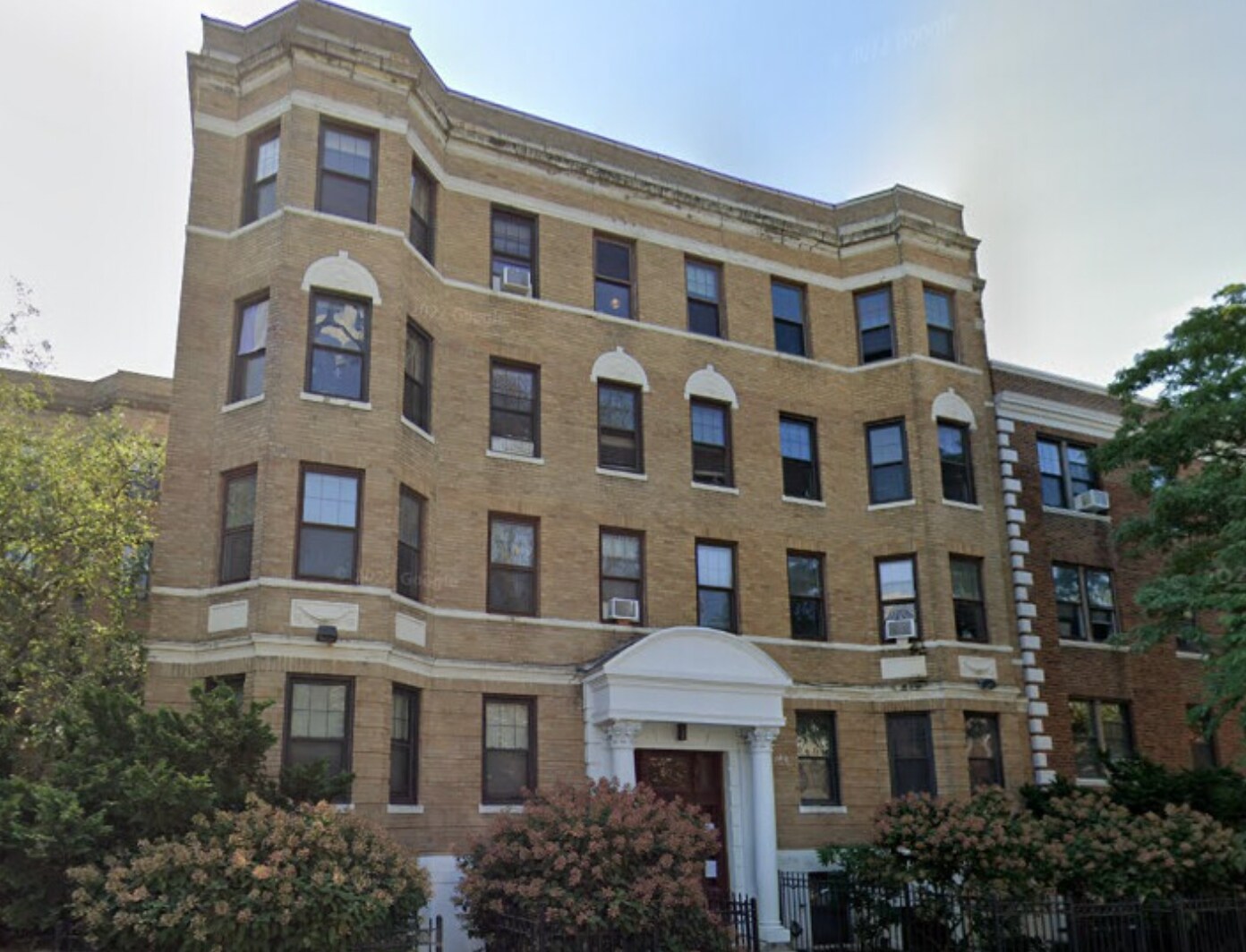 Building Photo - 70 Queensberry St