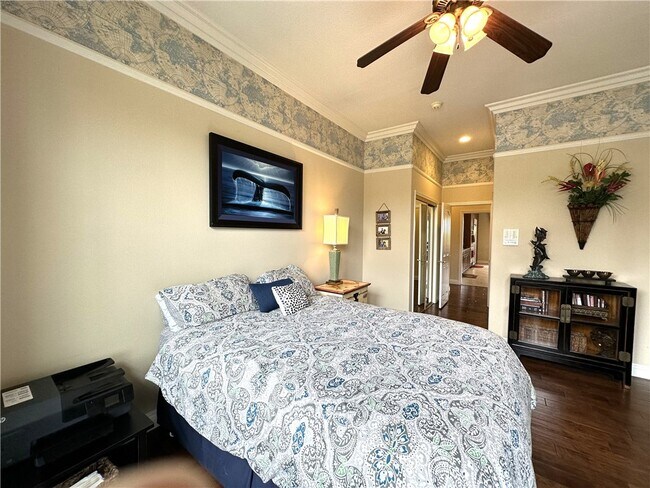 Building Photo - 5415 Vista Del Mar