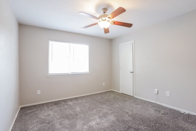 Building Photo - 2911 Cypress Island Dr