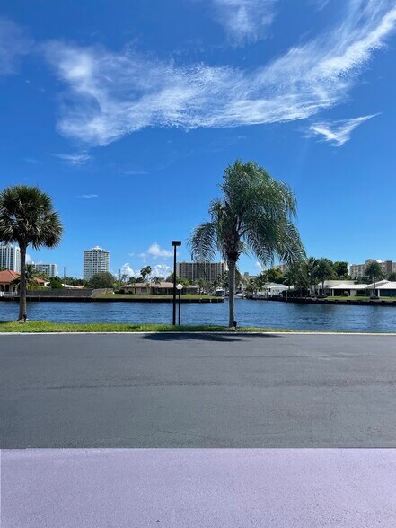 Building Photo - 6207 Bay Club Dr