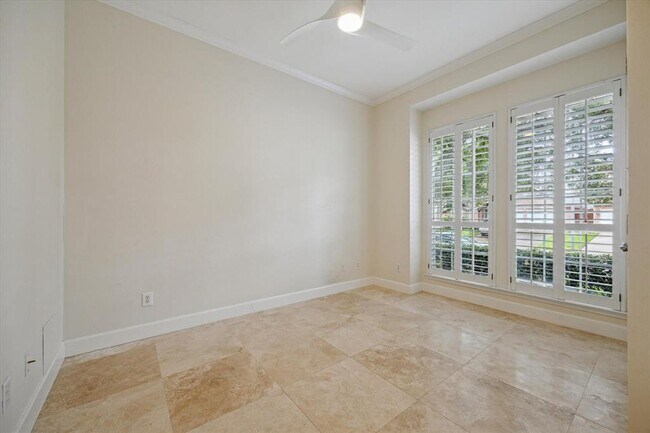 Building Photo - 1215 Campton Ct
