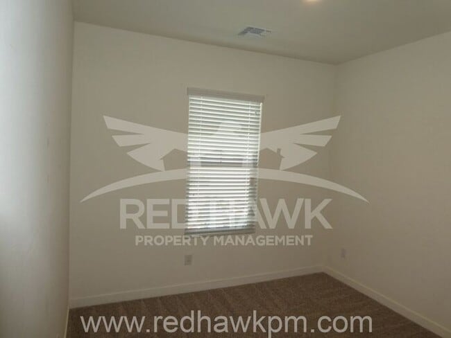 Building Photo - Gorgeous, Modern Three Bedroom, Two Bathro...
