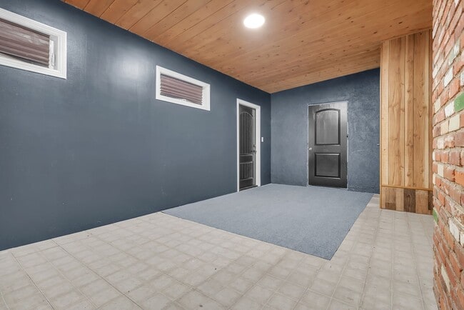 Building Photo - 1501 Revere Ave