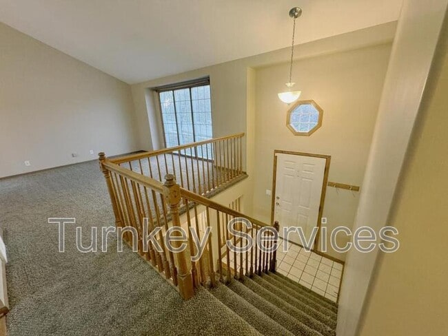 Building Photo - 2107 Queen Dr