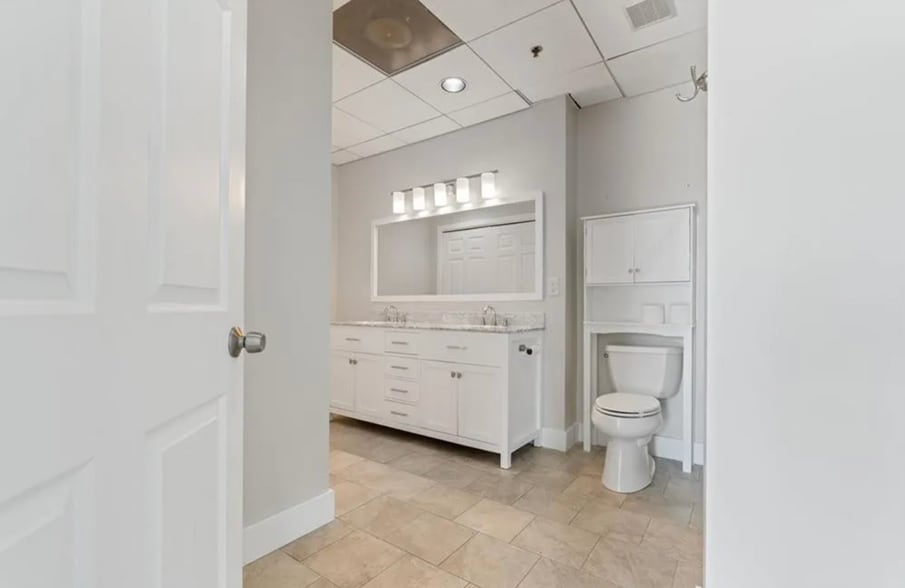 Building Photo - 108 W Jefferson St