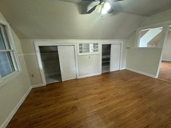 Building Photo - 238 Conant St