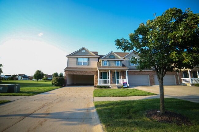 Primary Photo - Eagle Pointe Condos