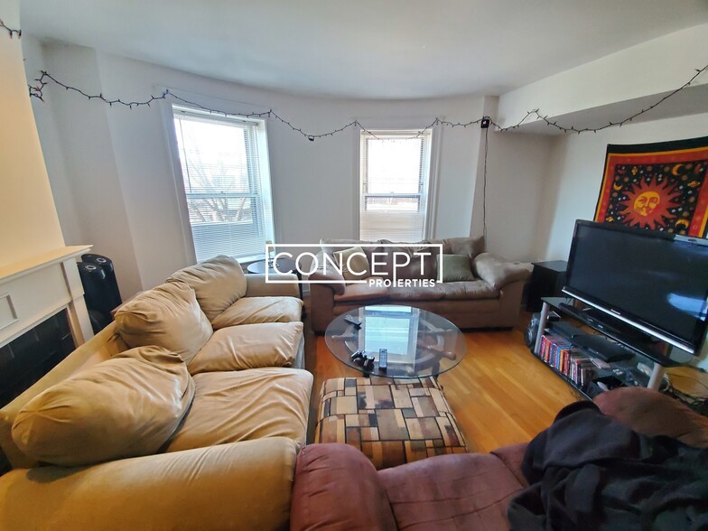 Building Photo - 1742 Washington St