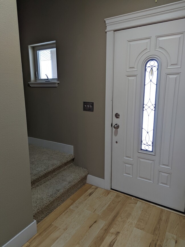 Building Photo - 1035 Rd Runner St