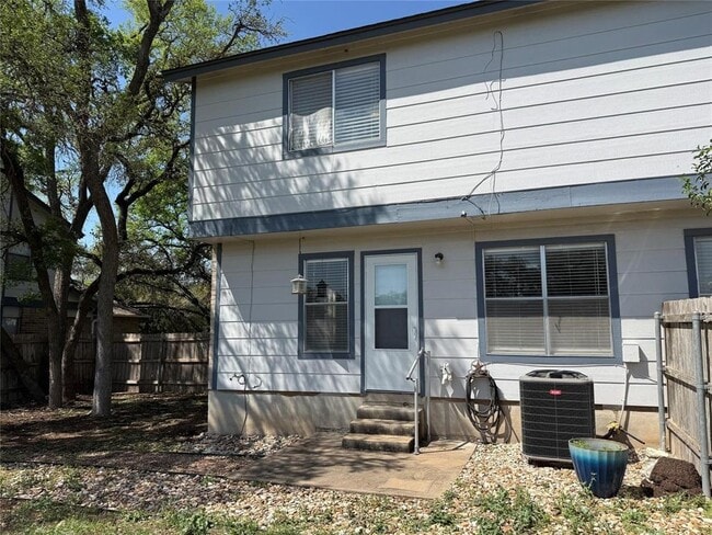 Building Photo - 6109 Parkwood Dr