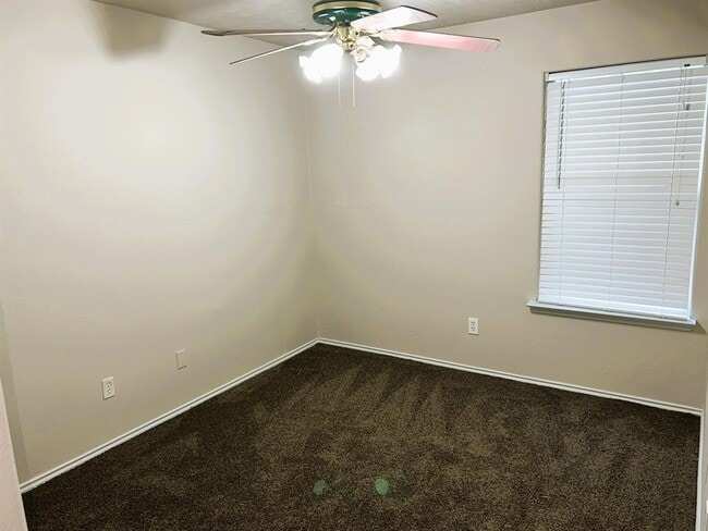 Building Photo - 34511 Park Green Dr