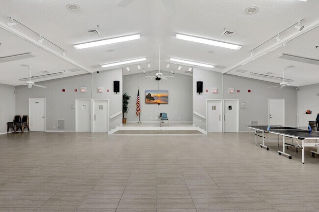 Building Photo - 2334 S Cypress Bend Dr