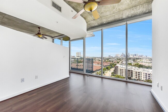 Building Photo - 5925 Almeda Rd