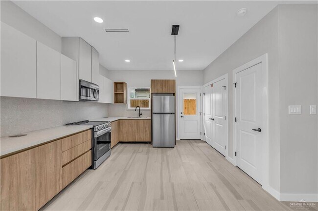Building Photo - 11400 N 25th St