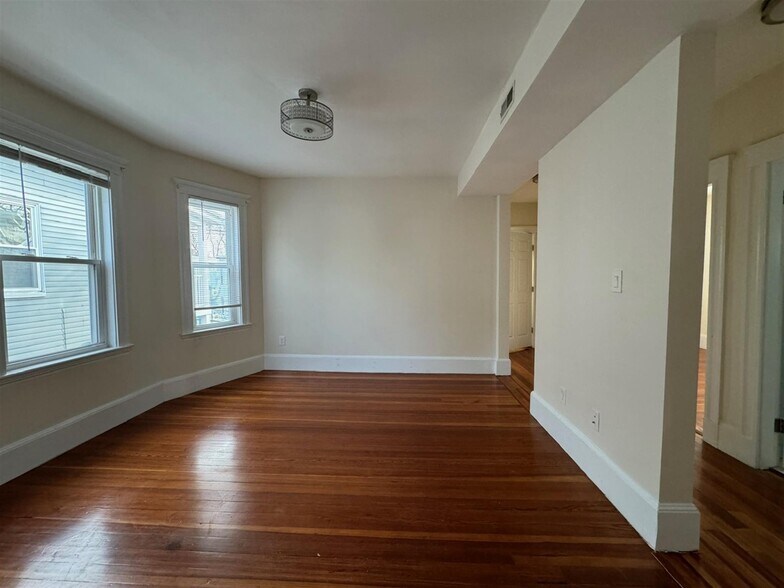 Building Photo - 65 Conwell Ave