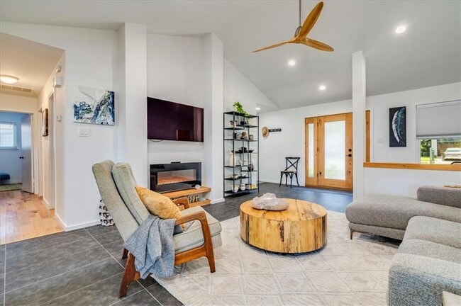 Building Photo - 11422 Bristle Oak Trail